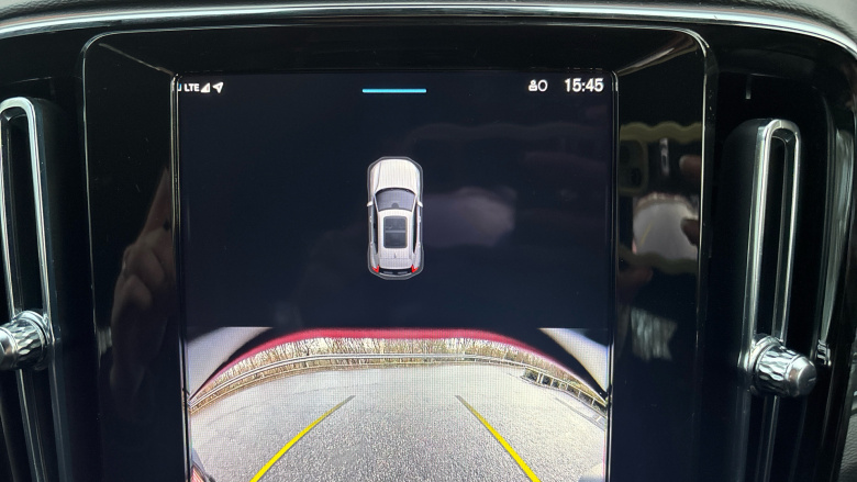 Volvo XC40 2.0 B4P Plus Dark 5dr Auto Petrol Estate